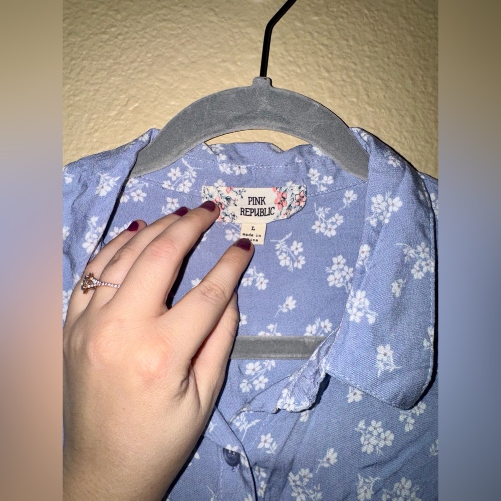 Button down floral tie bottom blouse - Picture 2 of 5